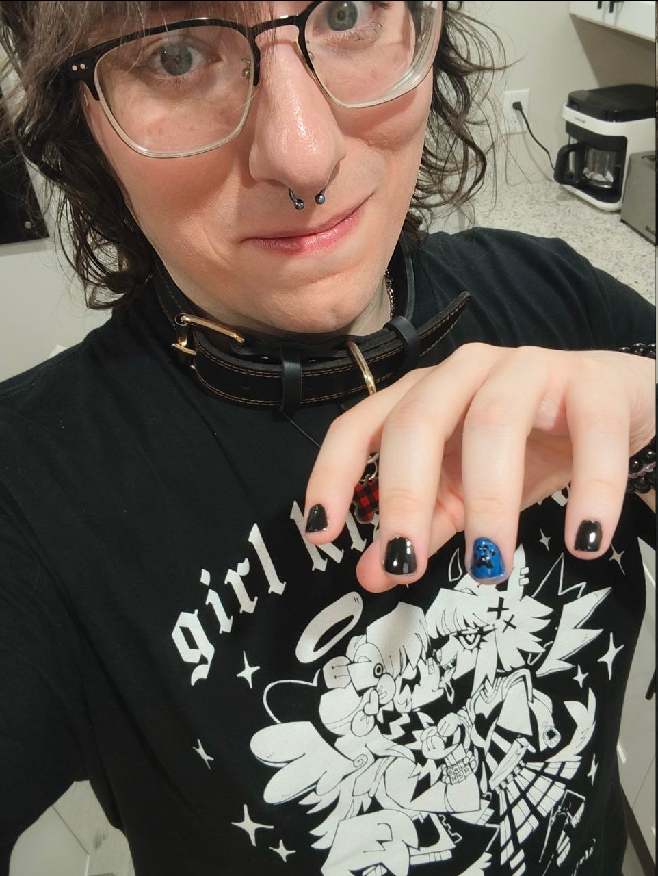 A photo of me with my claws out